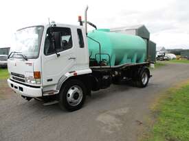 2004 Mitsubishi FM8 Watercart - picture2' - Click to enlarge