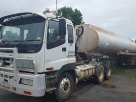 2000 ISUZU GIGA EXY SEMI WITH WATER TANKER - picture0' - Click to enlarge