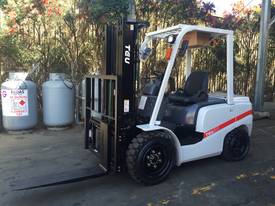TEU Forklift Diesel 3.5T 4.5m Lift Container Mast - picture0' - Click to enlarge