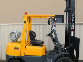 TCM FHG30N5 3000kg  LPG Forklift  - picture0' - Click to enlarge