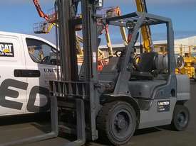 Nissan 3 Tonne Used LPG Forklift with Side Shift Attachment - picture0' - Click to enlarge