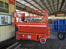 Unwanted Genie scissor lift - picture0' - Click to enlarge