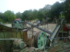 KAWASAKI JAW AND KEMCO CONE CRUSHER WITH COMPLETE PLANT FOR SALE - picture0' - Click to enlarge