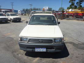 2000 Toyota Hilux 4x2 Tray Top Utility - In Auction - picture0' - Click to enlarge