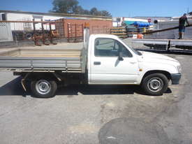 2000 Toyota Hilux 4x2 Tray Top Utility - In Auction - picture1' - Click to enlarge