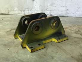 HEAD BRACKET TO SUIT 3-4T EXCAVATOR D982 - picture0' - Click to enlarge