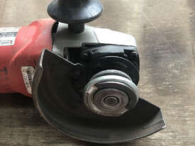 Milwaukee 125mm Angle Grinder 1520 Watt 240 Volt Electric AG16-125XC - picture2' - Click to enlarge