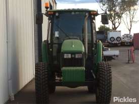 2010 John Deere 5101E - picture1' - Click to enlarge