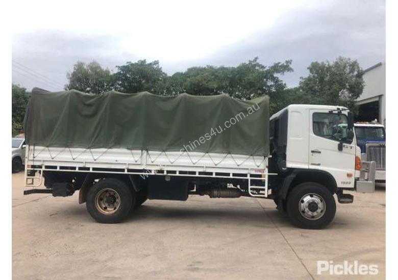 caption 2012 Hino 500 1322 GT8J