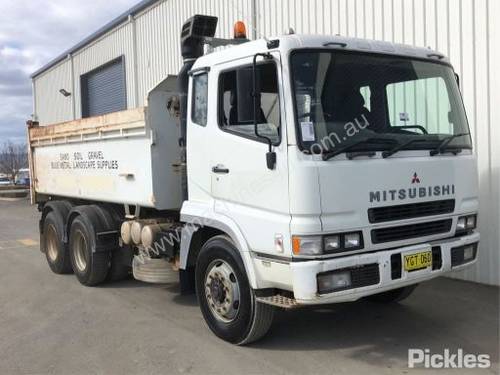 2002 Mitsubishi FV500