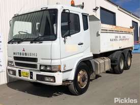 2002 Mitsubishi FV500 - picture1' - Click to enlarge