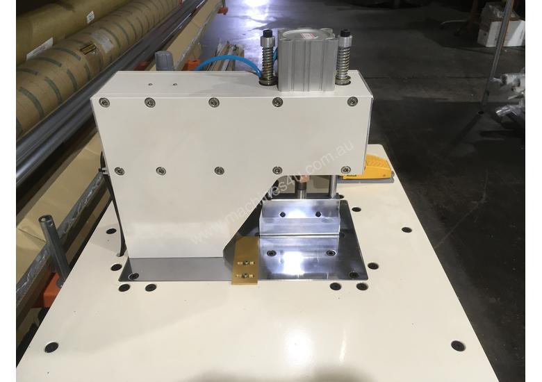 Used Sonibond Sonibond VB13 Vertical blind welding machine Fabric