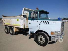 FORD L8000 Tipper Truck (T/A) - picture0' - Click to enlarge