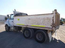 FORD L8000 Tipper Truck (T/A) - picture2' - Click to enlarge