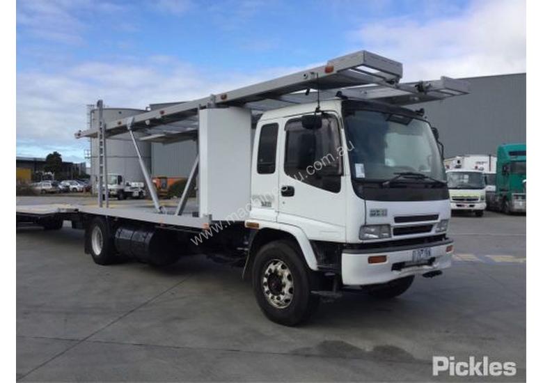caption 2003 Isuzu FVR900T