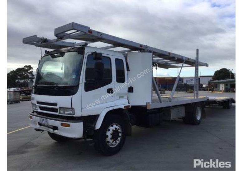 caption 2003 Isuzu FVR900T
