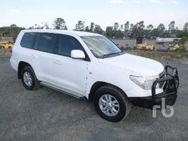 TOYOTA LAND CRUISER Sport Utility Vehicle - picture0' - Click to enlarge