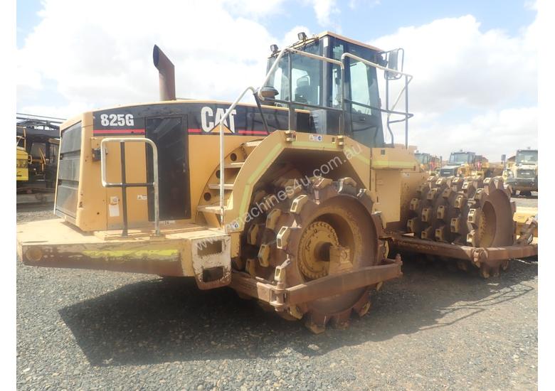 caption 1997 Caterpillar 825G Compactor