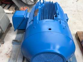 220 kw 300 hp 4 pole 1475 rpm 415 volt Foot Mount 315 frame TECO AC Electric Motor - picture1' - Click to enlarge