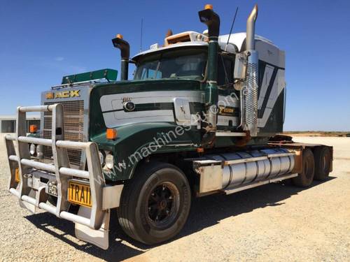 2004 MACK TITAN CLR SL111 PRIME MOVER