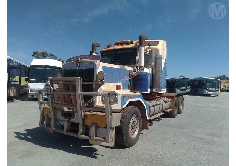 caption Kenworth C 500