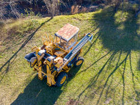 Grape-harvester - picture1' - Click to enlarge