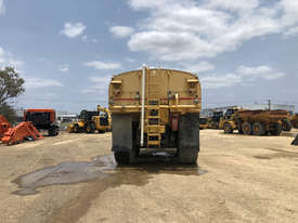 Komatsu HM400 Water Truck - picture0' - Click to enlarge
