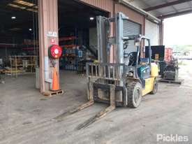 1997 Komatsu FD45T-7 - picture2' - Click to enlarge