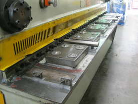 CMT 3200mm x 6mm Variable Rake Hydraulic Guillotine - picture1' - Click to enlarge