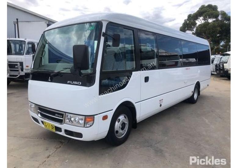 caption 2015 Mitsubishi Fuso Rosa BE600 Deluxe