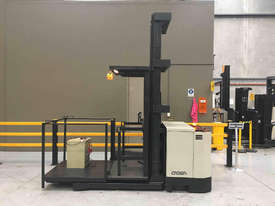 Crown  Stock Picker Forklift - picture2' - Click to enlarge