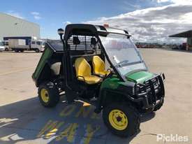 John Deere Gator 825i - picture0' - Click to enlarge