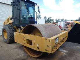 Caterpillar CS56B Smooth Drum Roller - picture1' - Click to enlarge