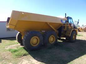 Caterpillar 730 Dump Truck - picture2' - Click to enlarge