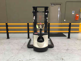 Crown SX3000 Walk Behind Forklift - picture2' - Click to enlarge