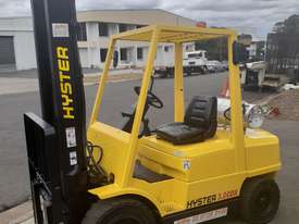 Weekend special Sale- Hyster Forklift 2002 model 3 ton capacity 3700mm lift Side shift only $7999 - picture1' - Click to enlarge