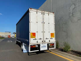 Mitsubishi FM 10.0 Fighter Curtainsider Truck - picture2' - Click to enlarge