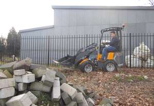 Tobroco Giant D204SW Loader