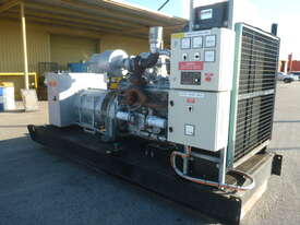 DETROIT 800KVA DIESEL GENERATOR SET/ VERY LOW HOURS - picture0' - Click to enlarge