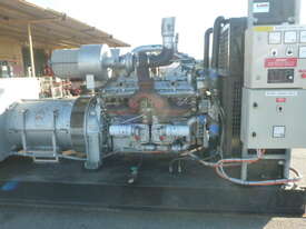 DETROIT 800KVA DIESEL GENERATOR SET/ VERY LOW HOURS - picture0' - Click to enlarge