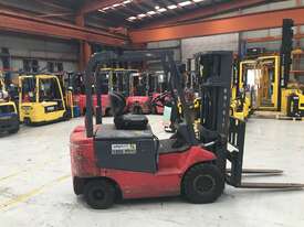 2.5T Battery Electric 4 Wheel Forklift - picture1' - Click to enlarge