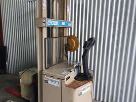 Crown Walkie Reach Truck - picture2' - Click to enlarge