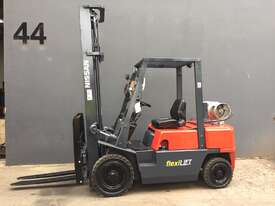 Nissan PJ02A25U 2.5 Ton Clear View Mast Counterbalance Forklift  - picture0' - Click to enlarge
