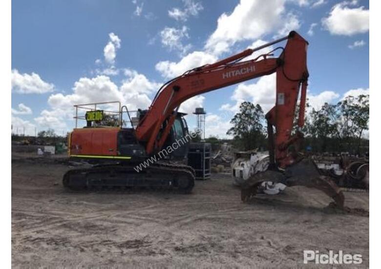 caption 2017 Hitachi ZX210LC-5