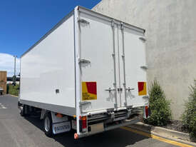 Iveco Eurocargo ML100 Pantech Truck - picture2' - Click to enlarge