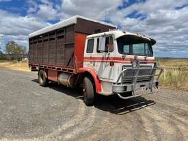 1983 International ACCO 1730C cattle truck - picture0' - Click to enlarge