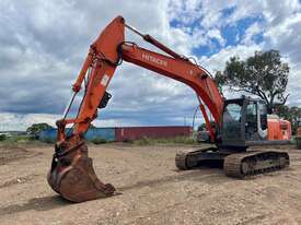 HITACHI ZX240-3 - picture0' - Click to enlarge