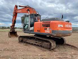 HITACHI ZX240-3 - picture1' - Click to enlarge