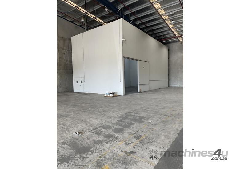 Used 90MM COOLROOM PANELS. 1.2M WIDE X 8M HIGH LARGE COOL ROOM FOR SALE