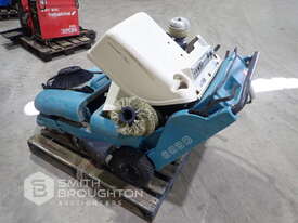 TENNANT 6080 FLOOR SWEEPER - picture0' - Click to enlarge